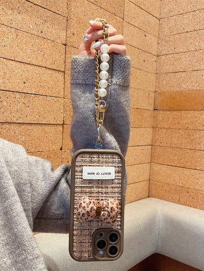 1pc Perforated Camera Lens Phone Case With 3D Leopard Print Bow Pattern + Brown Leather & Pearl Beaded Bracelet Phone Case Fit