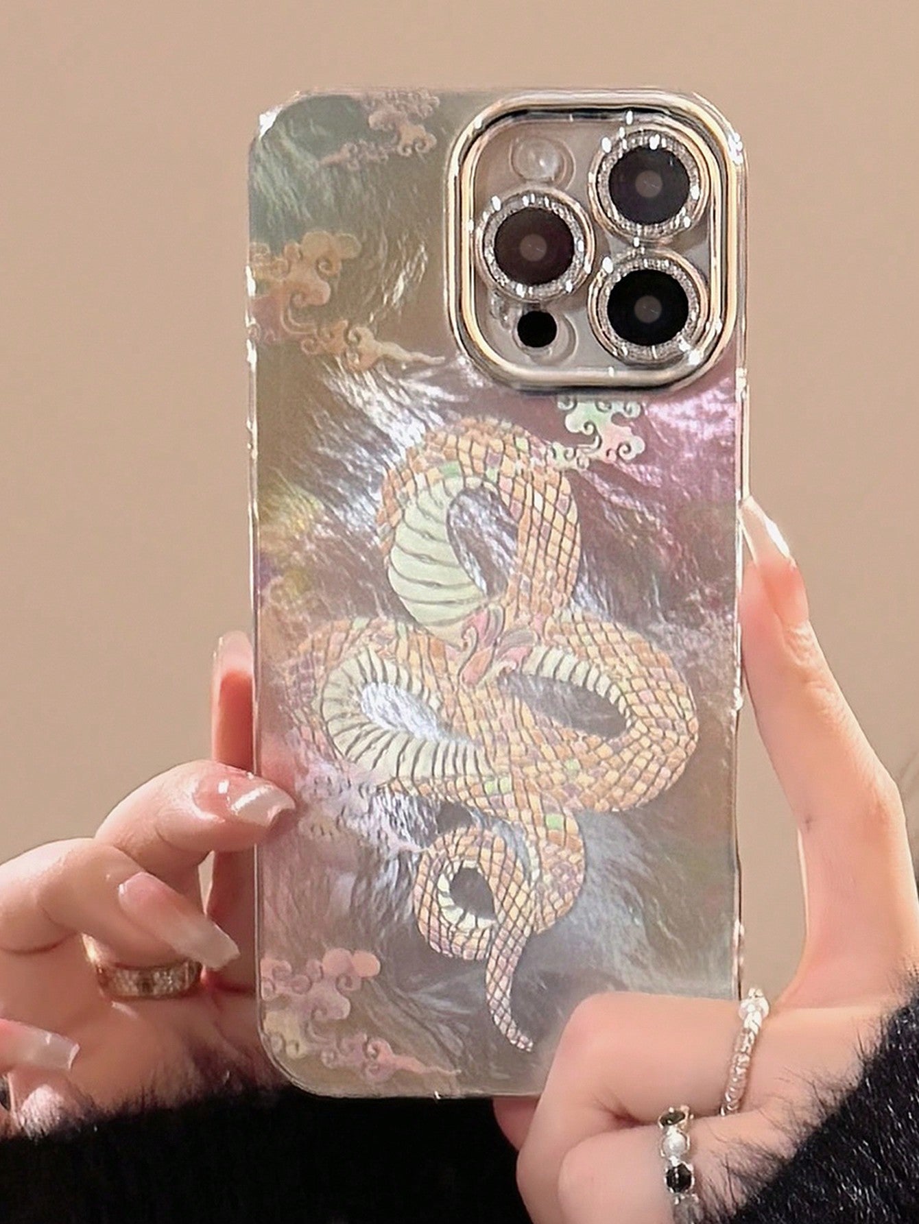 1pc Silver Snake Year Pink Auspicious Cloud & Lens Film Retro Chic New Year Couples Mobile Phone Case Hard Shell Compatible